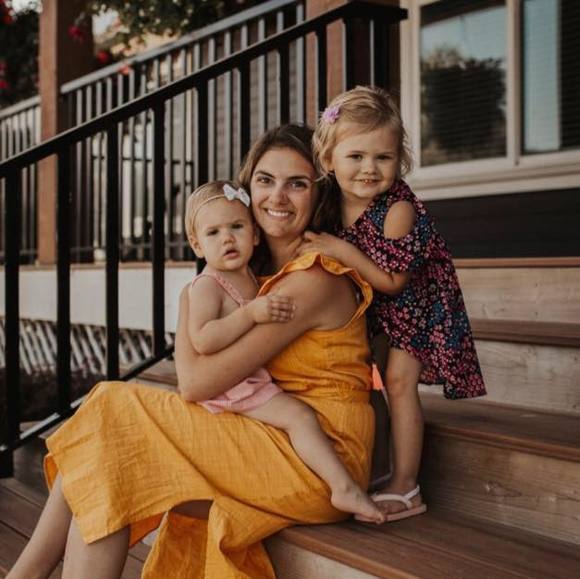 Meet your Posher, Amanda - Picture 1 of 1